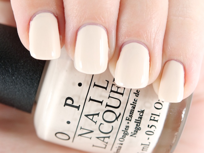 OPI ユーロ　セントラル - #E82 マイ バンパイア is バフ